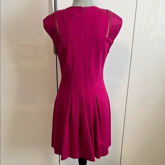 TED BAKER NWOT Fuchsia Fit and Flare Midi Dress Gold Hardware, Size 8 - Picture 6 of 12
